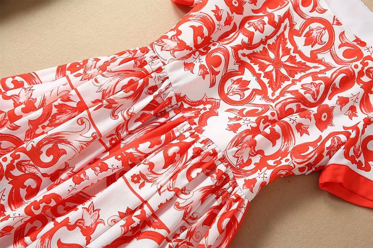 Letné Námestie krku, krátke rukávy červený kvet porcelánu vytlačené opasok lem šaty